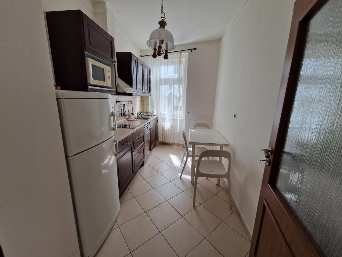 Apartman 63M2 S Balkonem V Lazenskem Centru Karlovy Vary Luaran gambar