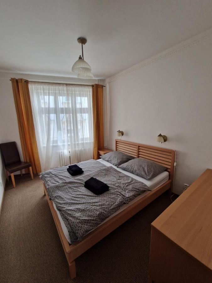 Apartman 63M2 S Balkonem V Lazenskem Centru Karlovy Vary Luaran gambar