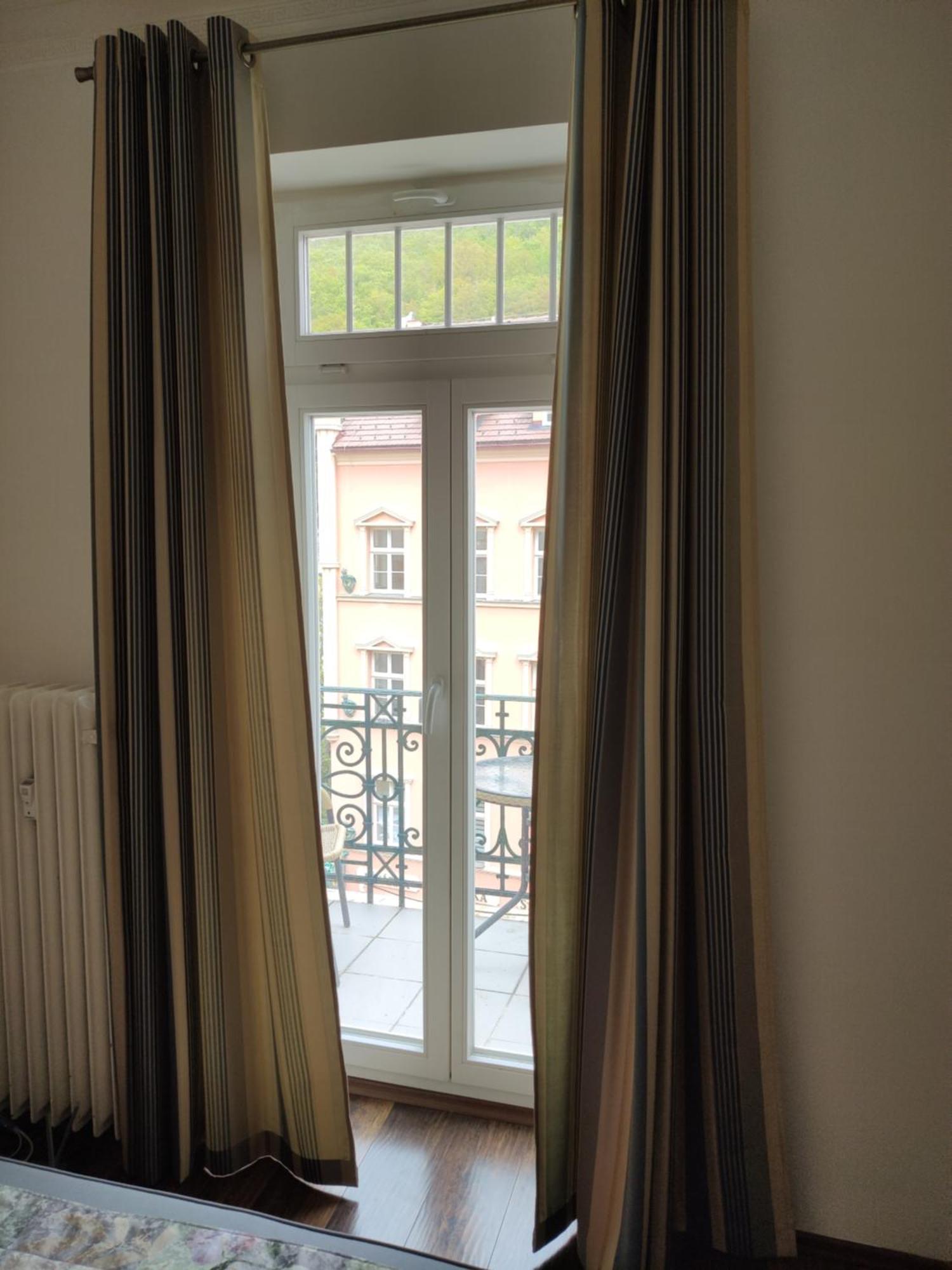 Apartman 63M2 S Balkonem V Lazenskem Centru Karlovy Vary Luaran gambar